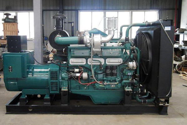 發電機排氣管安裝：走向設計與消音器適配技巧，兼顧降噪與尾氣排放合規